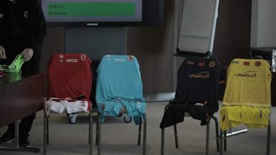 الأهلي يرتدي الزي التقليدي في مباراة نهضة بركان