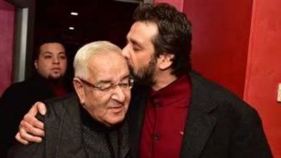 تفاصيل الحالة الصحية لوالد الفنان كريم عبدالعزيز