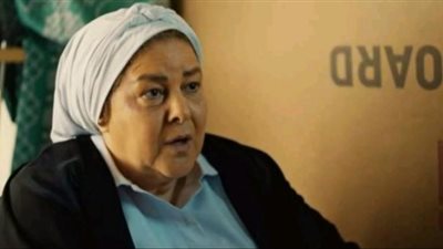 أحمد صفوت يدعو بالشفاء لـ دلال عبد العزيز