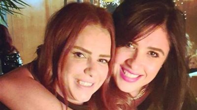 دنيا عبد العزيز تستعيد ذكريات كواليس مسلسل ”اللي مالوش كبير” مع ياسمين عبد العزيز