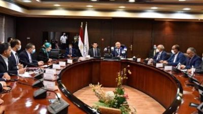 وزير النقل يعلن تطوير دائرى الغردقة استعدادا لبطولة ايرون مان العالمية للدراجات