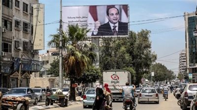صور السيسي تزين شوارع غزة تزامنا مع زيارة وفد المخابرات العامة