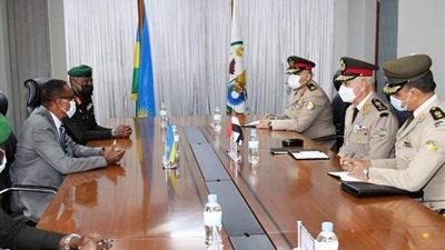 الفريق محمد فريد يعود إلى القاهرة بعد انتهاء زيارته الرسمية لكينيا ورواندا