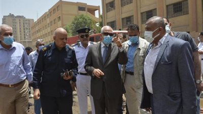 شاهد.. أول رد فعل لمحافظ الجيزة بعد نشوب حريق بمخزن إشغالات حي الهرم