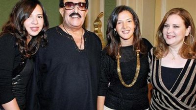 بعد مرور 10 أيام على وفاته.. هل أخبرت أسرة سمير غانم زوجته دلال عبد العزيز بوفاته؟.. إليك الإجابة