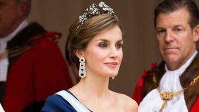 شاهد.. جمال الملكة الإسبانية ليتيزيا خلال الاحتفال الوطني في مدريد