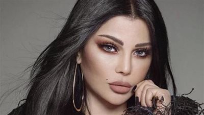 معجب يقتحم المسرح على هيفاء وهبي ورد فعل صادم من الفنانة