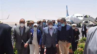 بالصور .. تفاصيل لقاء محافظ البحر الأحمر مع وزراء السياحة والصحة والطيران