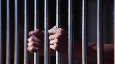 قيادياً بجهاز مدينة 6 أكتوبر وضابطاً مفصول من الخدمة ” خلف القضبان ”