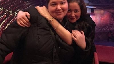 ”ربنا يطبطب علي قلبك”.. مي نور الشريف تحتفل بعيد ميلاد شقيقتها بصور من صندوق الذكريات