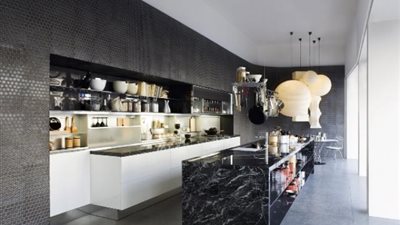 بكل سهولة.. خطوات تنظيف وتلميع الرخام الأسود