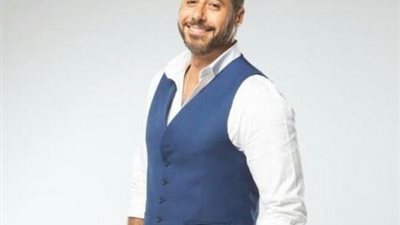 ”هاملت” يعيد أحمد السعدني للمسرح بعد غياب عشر سنوات.. إليك التفاصيل