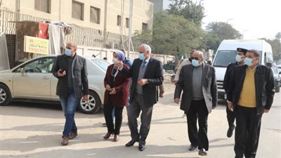 رصد مخالفات.. محافظ الجيزة يصدر توجيهات مشددة بشأن أعمال رصف الطرق