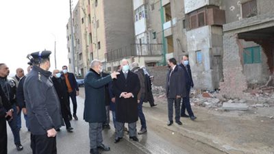 محافظ القاهرة يتفقد أعمال إزالة تعارضات توسعة طريق حسين كامل بألماظة