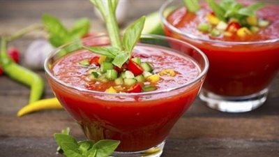 شوربة الخضار الإسبانية تغزو أسواق العالم.. ما لا تعرفه عن «الجازباتشو»