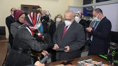 فيديو وصور .. رئيس جامعة القاهرة يفتتح مركز خدمات ودعم ذوي الإعاقة