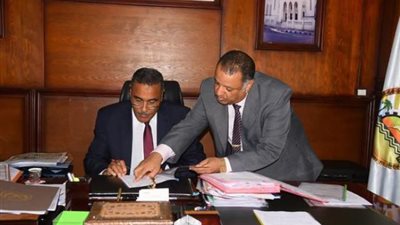 محافظ مطروح يوافق على اعفاء الطلاب المتحررين من الأمية من مصاريف المدارس