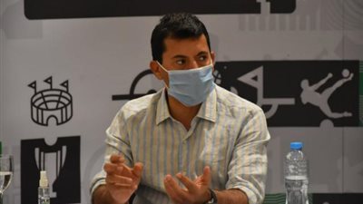 وزير الرياضة يبحث ترتيبات حفل قرعة مونديال اليد مع اللجنة المنظمة