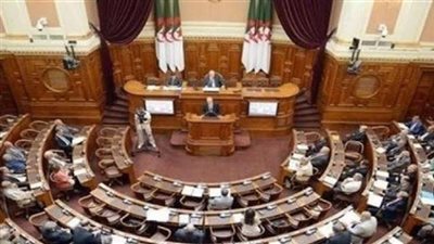 برلمان دولة عربية يُقرر تعليق أنشطته.. السبب خطير