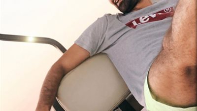 أحمد حاتم يشارك جمهوره بصورة أثناء عطلته الصيفية