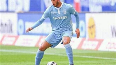 مدرب هدرسفيلد يعلن رحيل رمضان صبحي عن الفريق