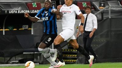 نهائي اليورباليح (الشوط الأول).. إنتر ميلان يتعادل مع إشبيلية بثنائية لكل فريق