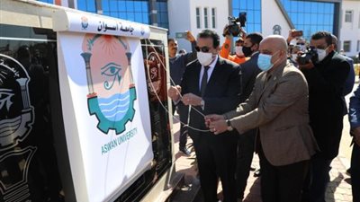 بالصور ..  وزير التعليم العالي يفتتح المبنى الإداري الجديد بجامعة أسوان