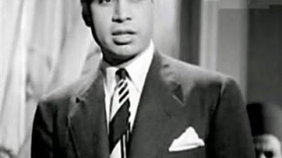 الملك  فاروق طلقه من  زوجته.. و الرئيس السادات منع  إذاعة أغانيه .. و تحية كاريوكا تسببت في وفاته. . حكايات  حزينة في  حياة ”البلبل الباكي ” عبد الغني السيد