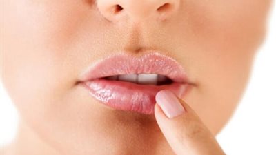 أسباب رئيسية وراء ظهور حبوب على الشفاه.. تعرف ما هى؟