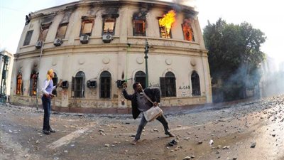 بناه نابليون وأحرقه ثوار يناير .. معلومات عن المجمع العلمي أكبر مكتبة وثائقية عربية