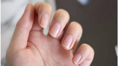 اهتمي بأظافرك مع هذه الأطعمة اللذيذة