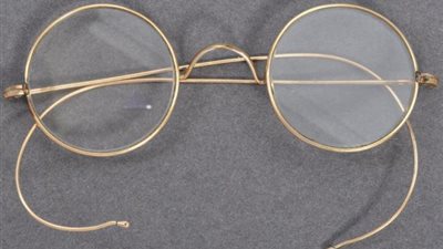 نظارة غاندي.. بيع رمز الكفاح يتصدر تريندات جوجل