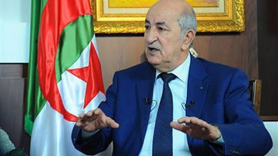 السيسي يستقبل الرئيس الجزائرى بمطار القاهرة