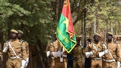 بوركينا فاسو.. الجيش يعزل الرئيس ويُعلق الدستور ويُقيل الحكومة ويحل البرلمان