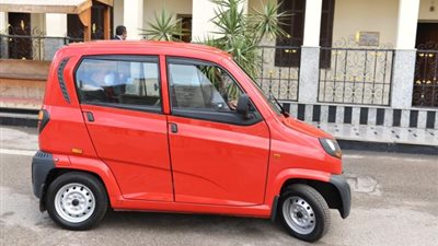 وزيرا الإنتاج الحربى و الصناعة يتفقدان نموذج لمركبة خفيفة بديلة للتوكتوك