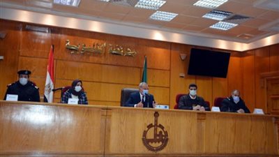محافظ القليوبية يترأس اجتماع لجنة متابعة إزالة التعديات على أملاك الدولة ضمن الموجة 19