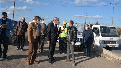 بالصور.. محافظ القليوبية يتفقد أنفاق وطرق المحافظة