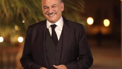 ”المخملى” يجبر جمال سليمان علي العودة لحقبة الأربعينات.. اعرف الحكاية