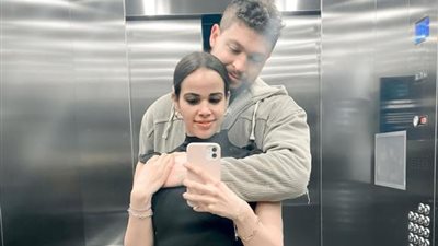 نور نجلة عمرو دياب بإطلالة جريئة مع خطيبها