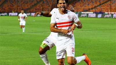 احتفالات عارمة في غرفة خلع ملابس فريق الزمالك بعد الفوز على الأهلي