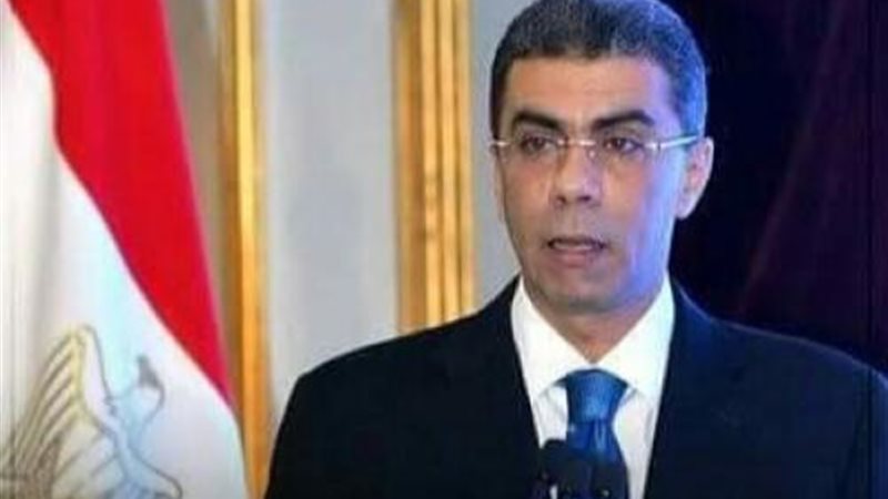 ياسر رزق