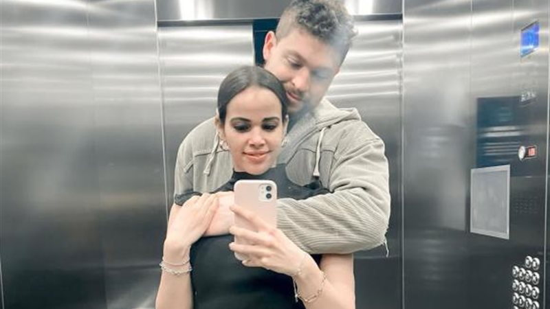 نور وخطيبها