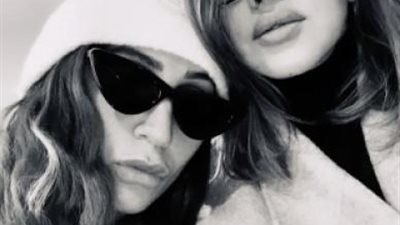 دينا الشربيني بإطلالة شتوية مع ياسمين رئيس من الرياض