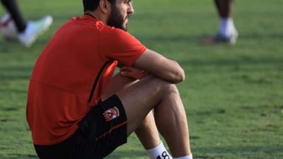 الأهلي يدرس التراجع عن تمديد عقد مروان محسن