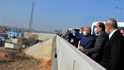 بالصور.. رئيس الوزراء يتفقد اللمسات النهائية للانتهاء من توسعة وتطوير القوس الشمالي للطريق الدائري
