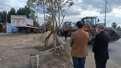 بالصور.. محافظ القليوبية يقود حملة مكبرة لإزالة التعديات على الأرض الزراعية ببنها