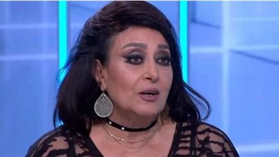 وصول جثمان الكاتبة زينب منتصر شقيقة الفنانة سهير المرشيدى