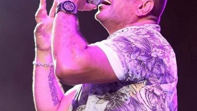 شاهد بالفيديو.. عمرو دياب يطرح أغنيته الجديدة ”أماكن السهر”