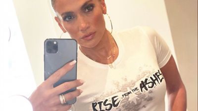 أبرزهم جينيفر لوبيز.. مشاهير يدعمون بيروت بـ«تي شيرت» عليه 4 كلمات