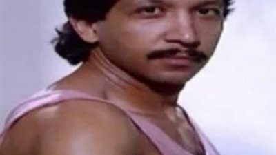 ألقته والدته في القمامة وعمل بالطب.. حكاية الممثل يوسف منصور الذي اكتشف علاج السرطان